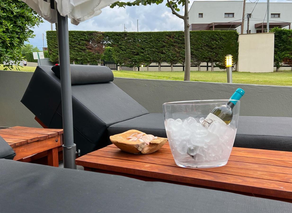 Heaven Luxury Villa Nea Roda Exteriör bild